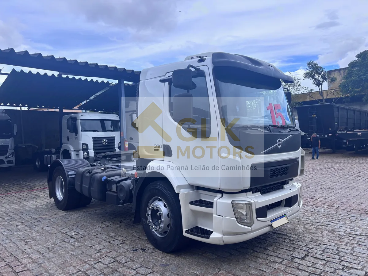 Volvo VM 330 4x2 15/15
