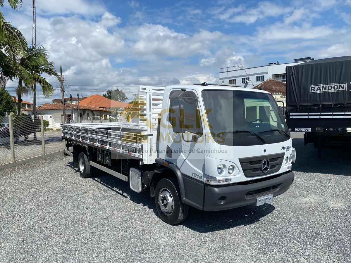 Mercedes-Benz Accelo 1016 4x2 22/22